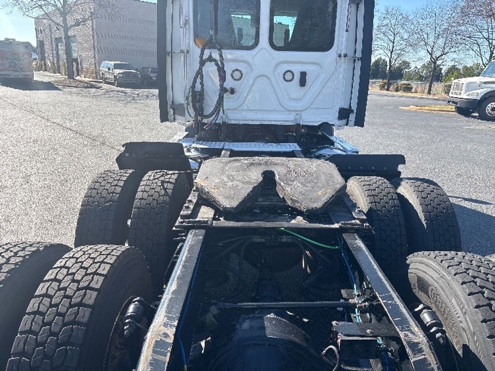 Day Cab Tractor-Heavy Duty Tractors-Freightliner-2021-T11664ST-Concord-NC-486,885\n\t\tmiles-$ 48,500 - Image 6