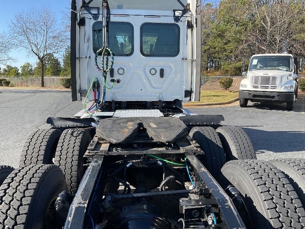Day Cab Tractor-Heavy Duty Tractors-Freightliner-2021-T11664ST-Concord-NC-552,542\n\t\tmiles-$ 41,500 - Image 6