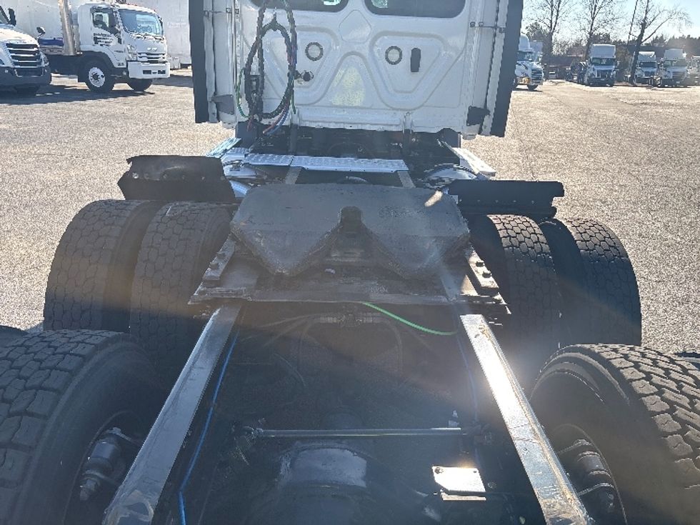 Day Cab Tractor-Heavy Duty Tractors-Freightliner-2021-T11664ST-Concord-NC-596,827\n\t\tmiles-$ 36,750 - Image 6