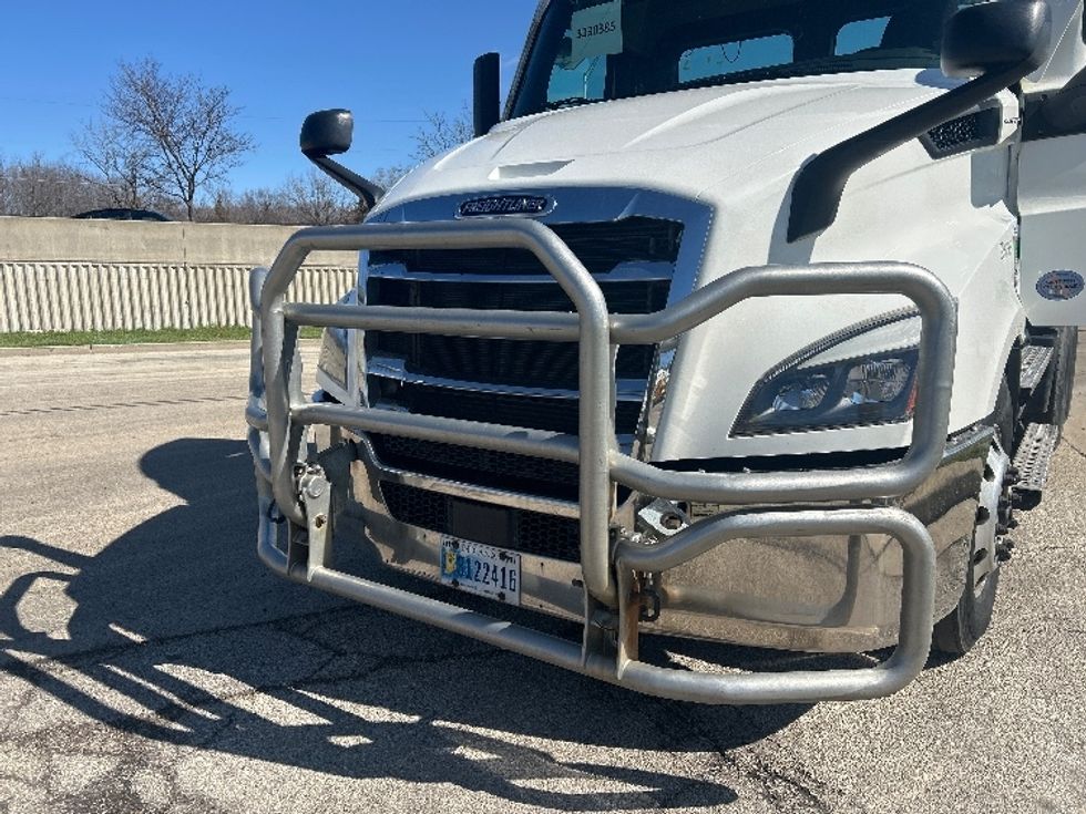 Day Cab Tractor-Heavy Duty Tractors-Freightliner-2021-T11664ST-East Chicago-IN-338,161\n\t\tmiles-$ 55,750 - Image 17