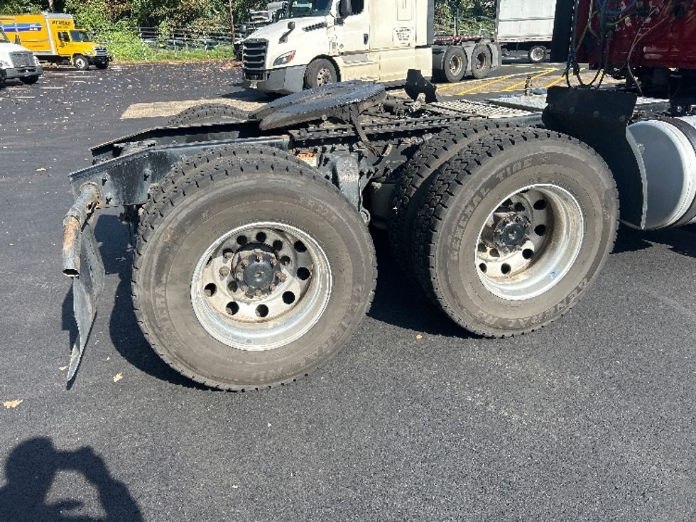 Day Cab Tractor-Heavy Duty Tractors-Freightliner-2021-T11664ST-Edison-NJ-153,649\n\t\tmiles-$ 69,250 - Image 19