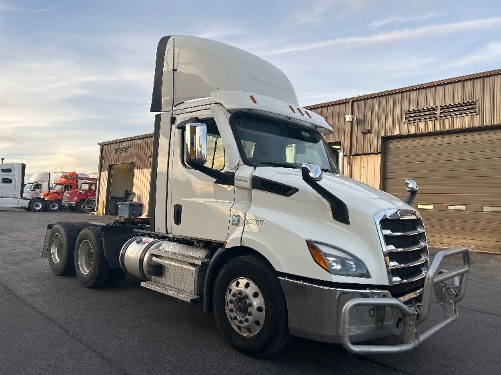 Day Cab Tractor-Heavy Duty Tractors-Freightliner-2021-T11664ST-El Paso-TX-525,234\n\t\tmiles-$ 46,000 - Image 1
