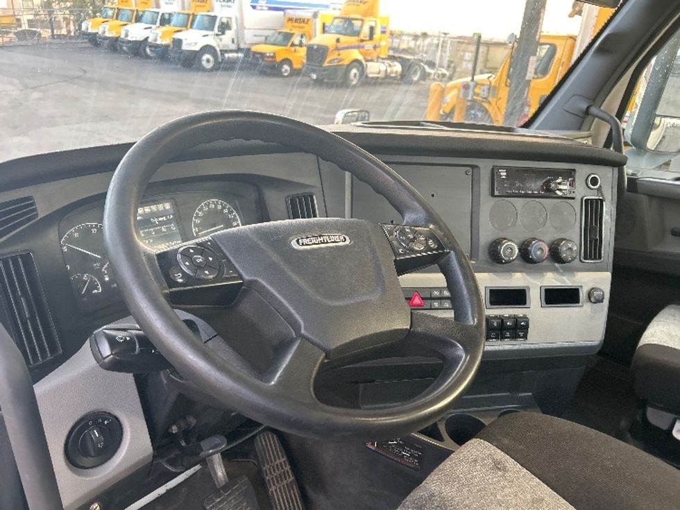 Day Cab Tractor-Heavy Duty Tractors-Freightliner-2021-T11664ST-El Paso-TX-525,234\n\t\tmiles-$ 46,000 - Image 10