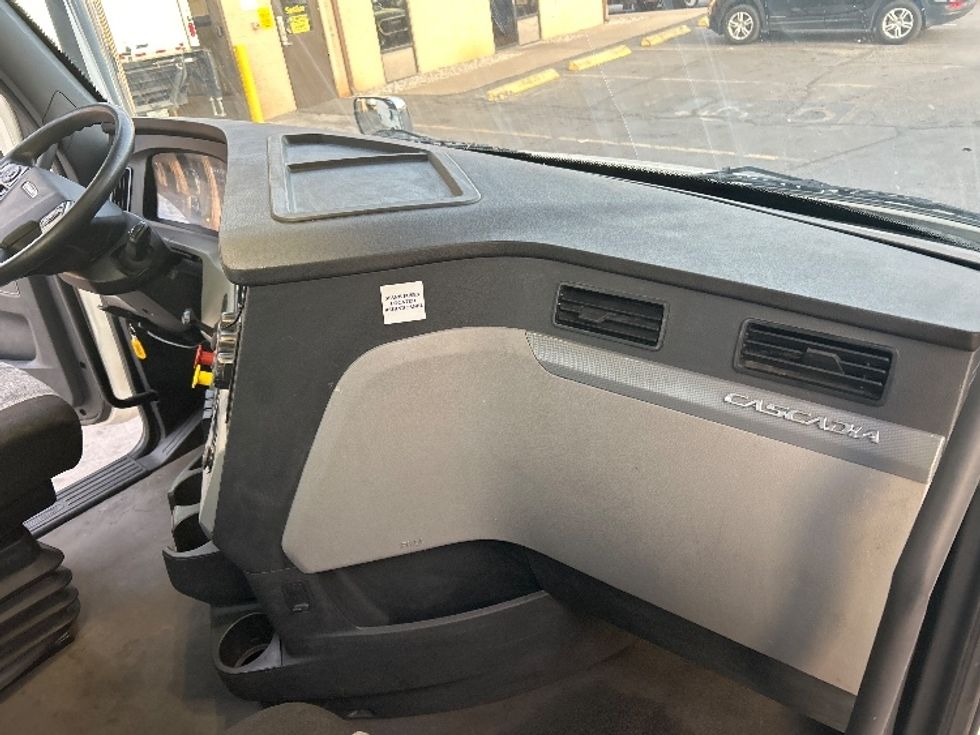 Day Cab Tractor-Heavy Duty Tractors-Freightliner-2021-T11664ST-El Paso-TX-525,234\n\t\tmiles-$ 46,000 - Image 14