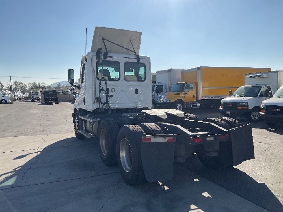 Day Cab Tractor-Heavy Duty Tractors-Freightliner-2021-T11664ST-Fontana-CA-100,083\n\t\tmiles-$ 97,000 - Image 5