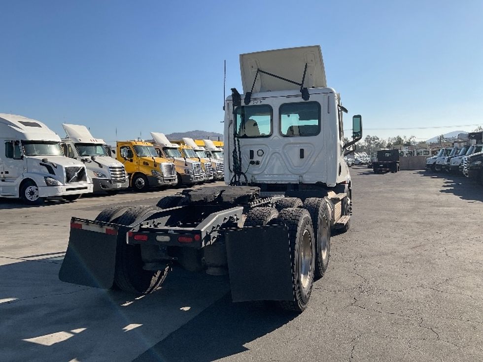 Day Cab Tractor-Heavy Duty Tractors-Freightliner-2021-T11664ST-Fontana-CA-100,083\n\t\tmiles-$ 97,000 - Image 7