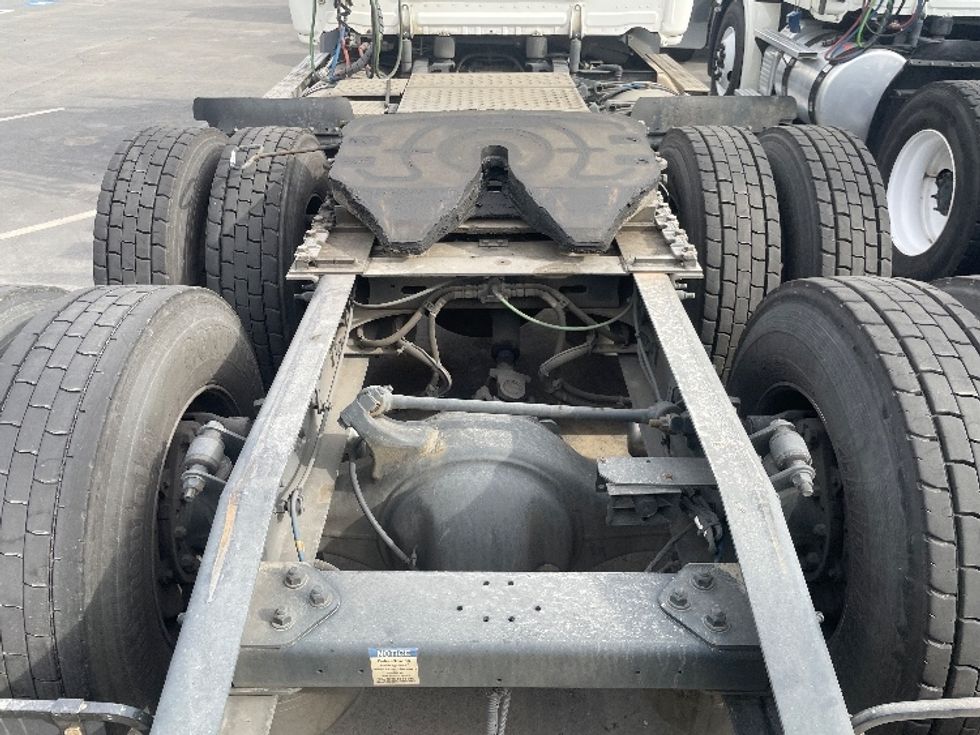 Day Cab Tractor-Heavy Duty Tractors-Freightliner-2021-T11664ST-Fontana-CA-165,390\n\t\tmiles-$ 92,000 - Image 6