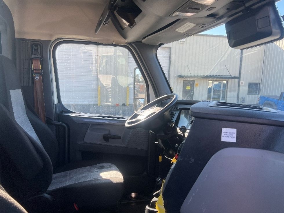 Day Cab Tractor-Heavy Duty Tractors-Freightliner-2021-T11664ST-Forest Park-GA-358,339\n\t\tmiles-$ 61,250 - Image 14