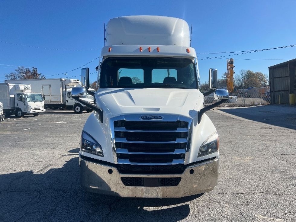 Day Cab Tractor-Heavy Duty Tractors-Freightliner-2021-T11664ST-Forest Park-GA-358,339\n\t\tmiles-$ 61,250 - Image 2