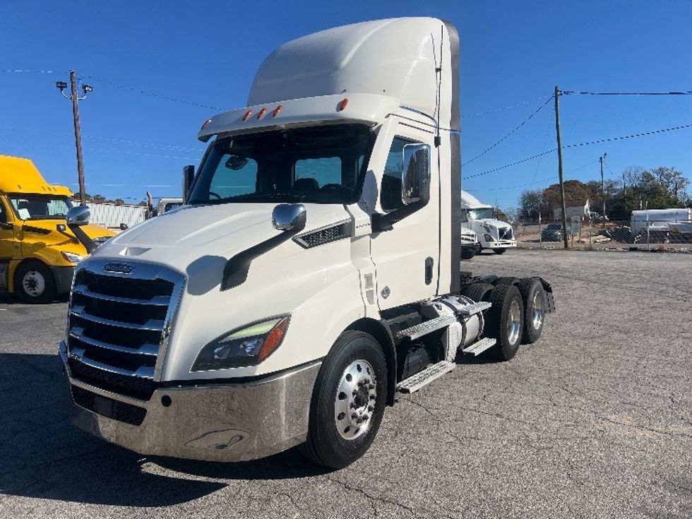 Day Cab Tractor-Heavy Duty Tractors-Freightliner-2021-T11664ST-Forest Park-GA-358,339\n\t\tmiles-$ 61,250 - Image 3