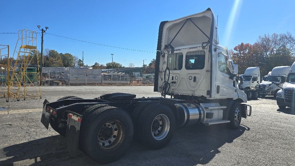 Day Cab Tractor-Heavy Duty Tractors-Freightliner-2021-T11664ST-Forest Park-GA-433,413\n\t\tmiles-$ 53,750 - Image 7