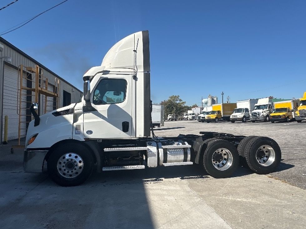 Day Cab Tractor-Heavy Duty Tractors-Freightliner-2021-T11664ST-Forest Park-GA-480,906\n\t\tmiles-$ 48,750 - Image 4