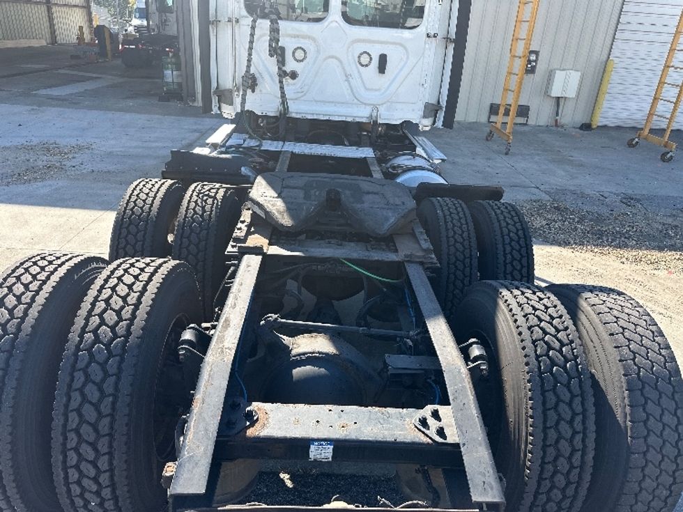 Day Cab Tractor-Heavy Duty Tractors-Freightliner-2021-T11664ST-Forest Park-GA-480,906\n\t\tmiles-$ 48,750 - Image 6