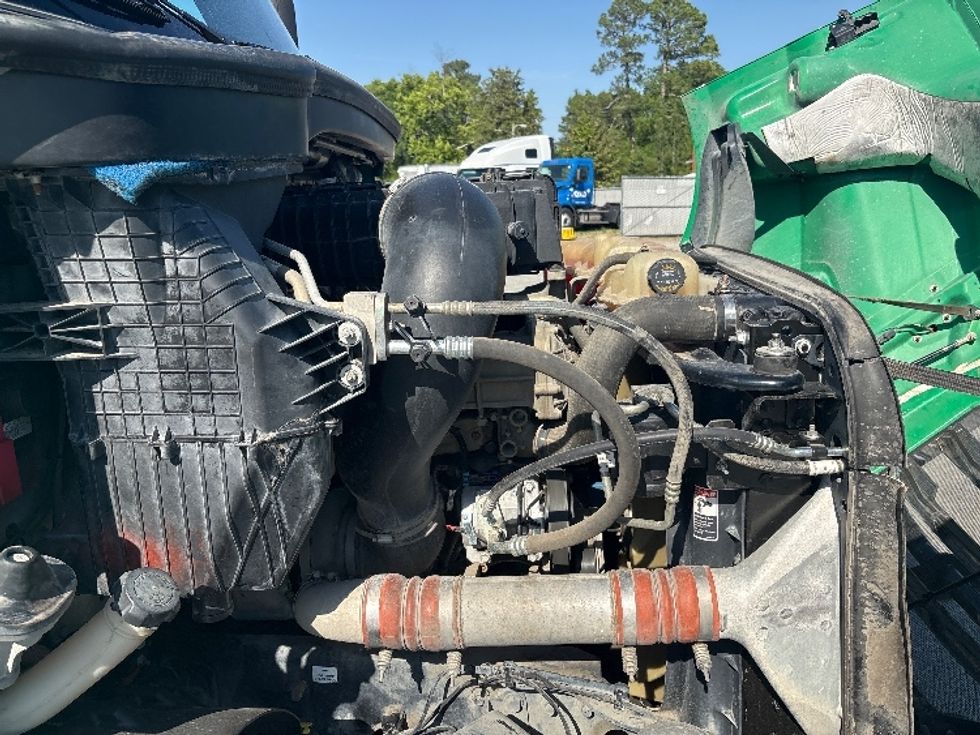 Day Cab Tractor-Heavy Duty Tractors-Freightliner-2021-T11664ST-Goldsboro-NC-60,949\n\t\tmiles-$ 77,250 - Image 15