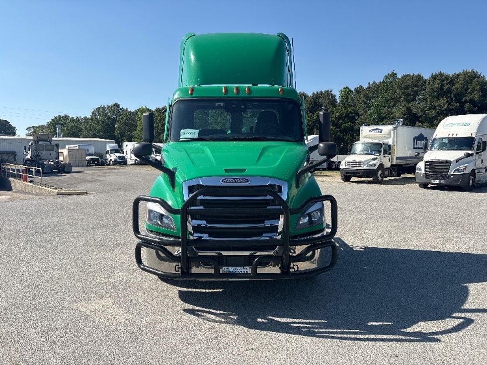 Day Cab Tractor-Heavy Duty Tractors-Freightliner-2021-T11664ST-Goldsboro-NC-60,949\n\t\tmiles-$ 77,250 - Image 2
