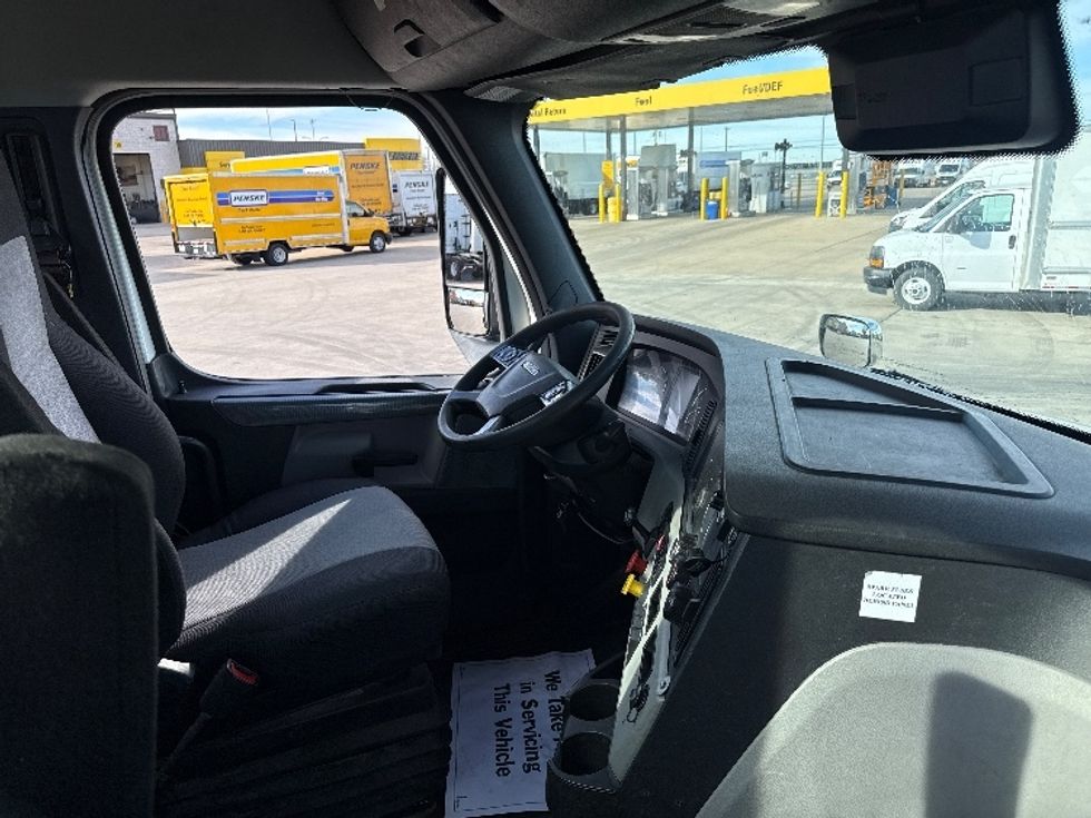 Day Cab Tractor-Heavy Duty Tractors-Freightliner-2021-T11664ST-Grand Prairie-TX-569,136\n\t\tmiles-$ 41,500 - Image 14