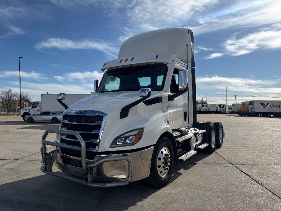 Day Cab Tractor-Heavy Duty Tractors-Freightliner-2021-T11664ST-Grand Prairie-TX-569,136\n\t\tmiles-$ 41,500 - Image 3