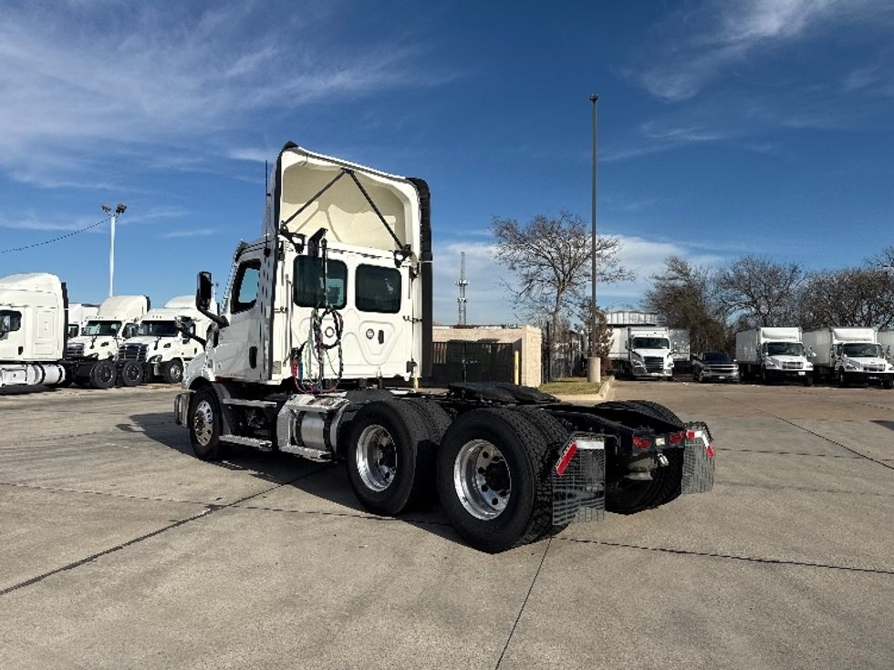 Day Cab Tractor-Heavy Duty Tractors-Freightliner-2021-T11664ST-Grand Prairie-TX-569,136\n\t\tmiles-$ 41,500 - Image 5