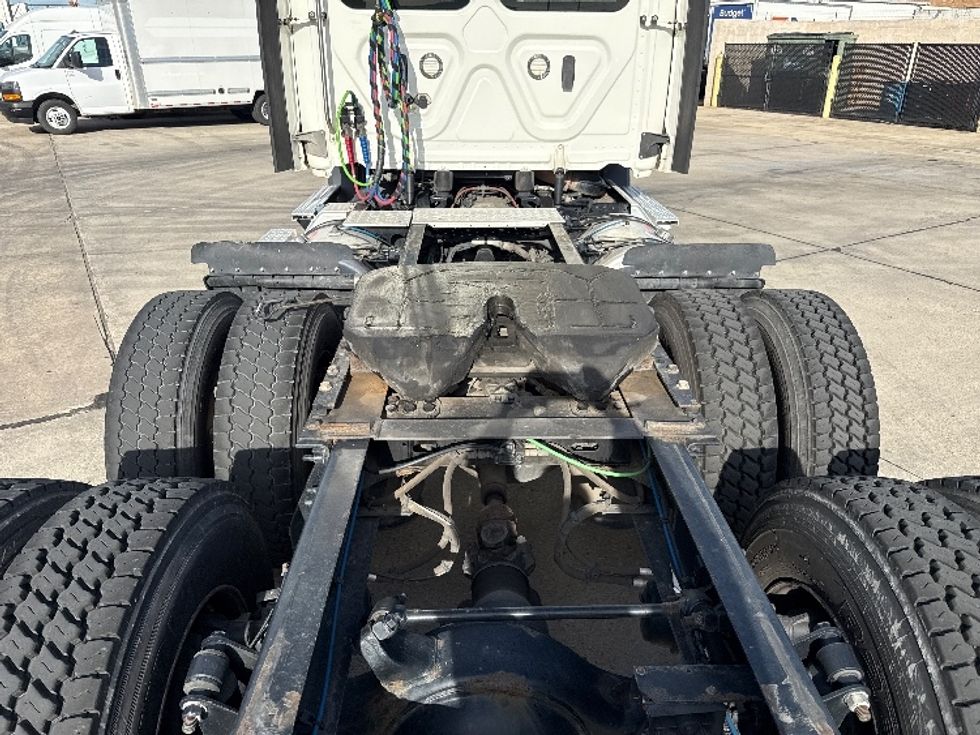 Day Cab Tractor-Heavy Duty Tractors-Freightliner-2021-T11664ST-Grand Prairie-TX-569,136\n\t\tmiles-$ 41,500 - Image 6