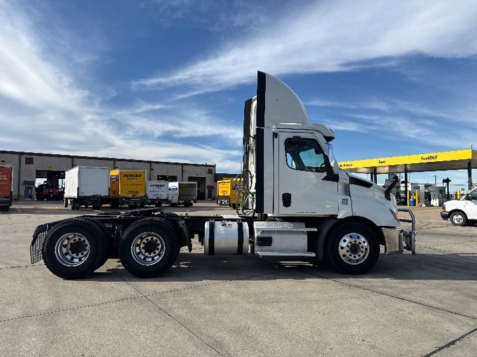 Day Cab Tractor-Heavy Duty Tractors-Freightliner-2021-T11664ST-Grand Prairie-TX-569,136\n\t\tmiles-$ 41,500 - Image 8