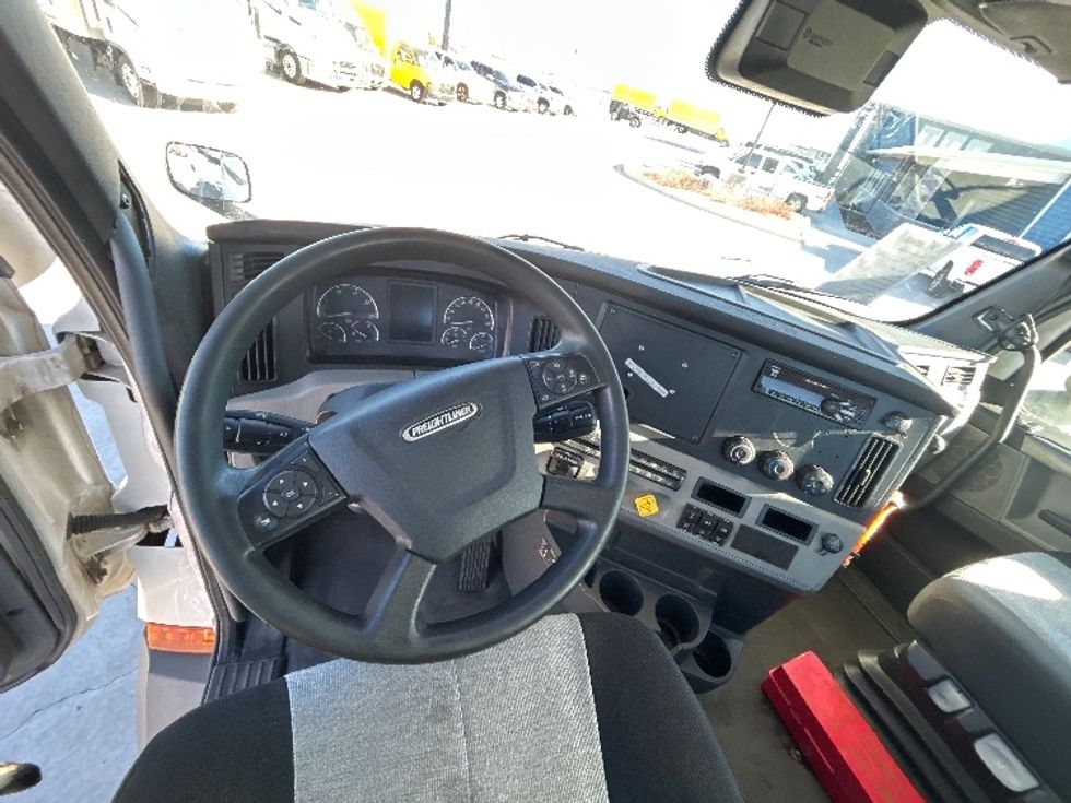 Day Cab Tractor-Heavy Duty Tractors-Freightliner-2021-T11664ST-Greeley-CO-398,448\n\t\tmiles-$ 58,750 - Image 11