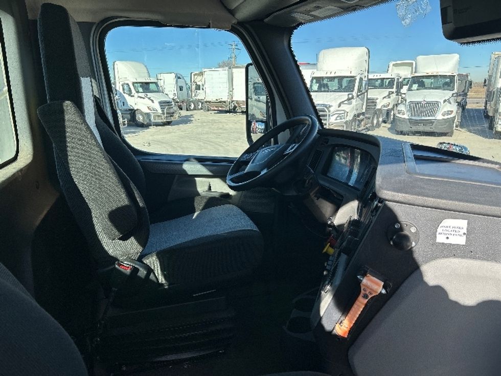 Day Cab Tractor-Heavy Duty Tractors-Freightliner-2021-T11664ST-Greeley-CO-398,448\n\t\tmiles-$ 58,750 - Image 13