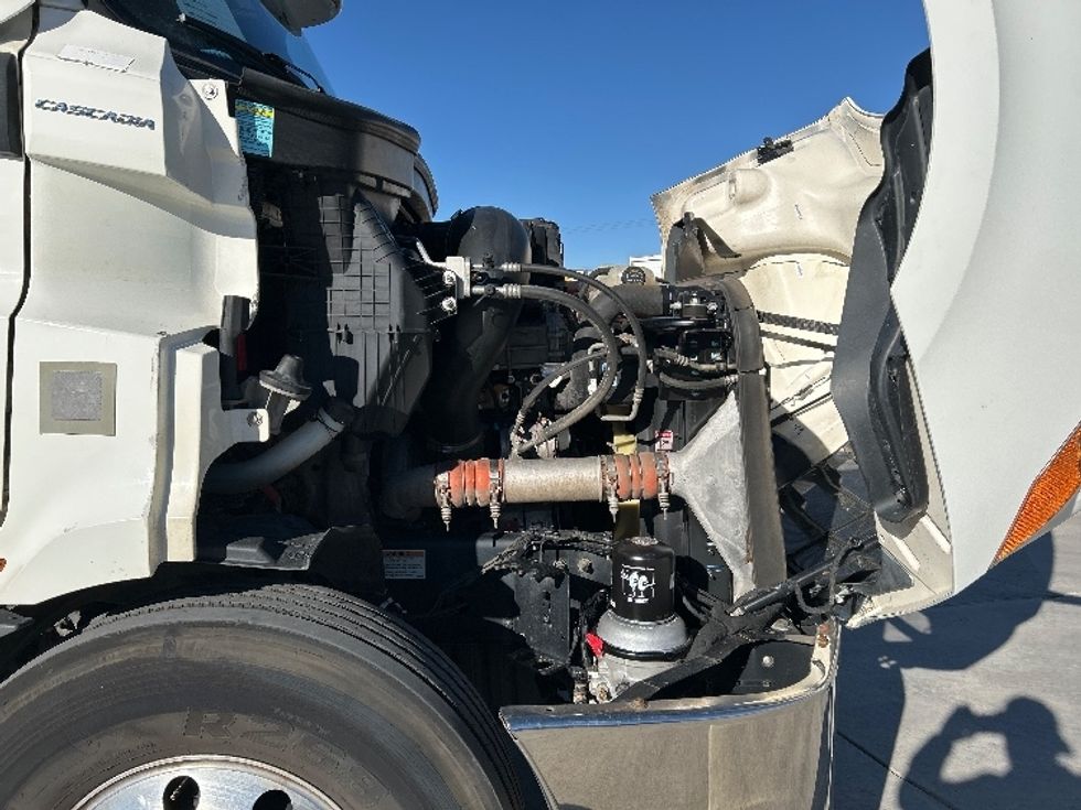 Day Cab Tractor-Heavy Duty Tractors-Freightliner-2021-T11664ST-Greeley-CO-398,448\n\t\tmiles-$ 58,750 - Image 15