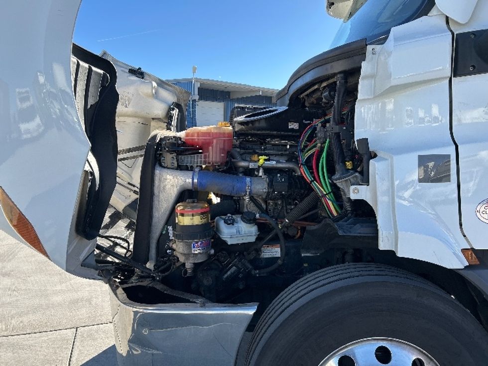 Day Cab Tractor-Heavy Duty Tractors-Freightliner-2021-T11664ST-Greeley-CO-398,448\n\t\tmiles-$ 58,750 - Image 16