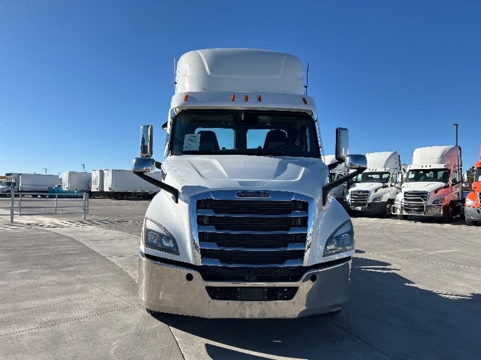 Day Cab Tractor-Heavy Duty Tractors-Freightliner-2021-T11664ST-Greeley-CO-398,448\n\t\tmiles-$ 58,750 - Image 2