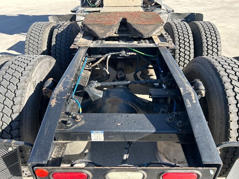 Day Cab Tractor-Heavy Duty Tractors-Freightliner-2021-T11664ST-Greeley-CO-398,448\n\t\tmiles-$ 58,750 - Image 6