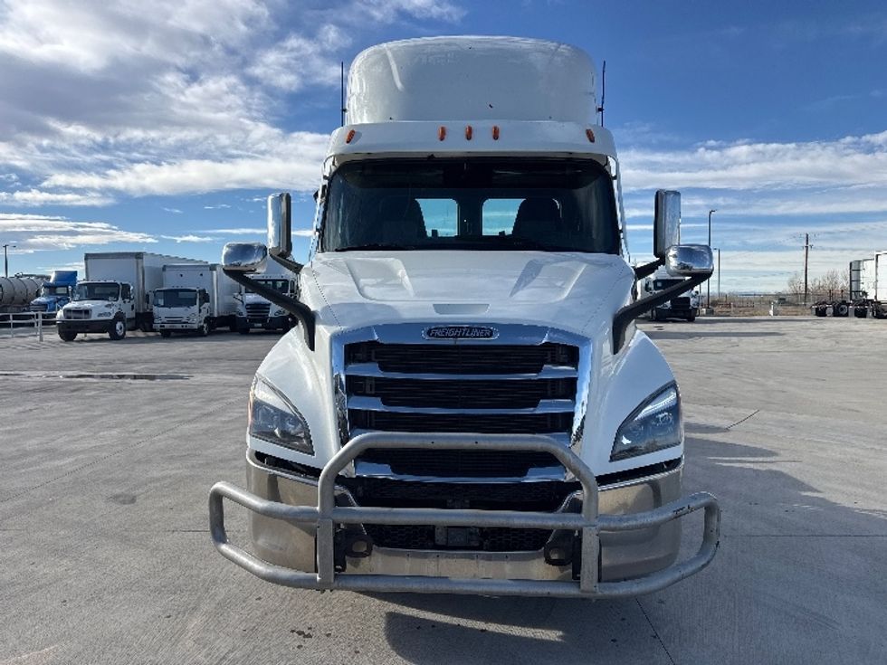 Day Cab Tractor-Heavy Duty Tractors-Freightliner-2021-T11664ST-Greeley-CO-476,833\n\t\tmiles-$ 51,000 - Image 2