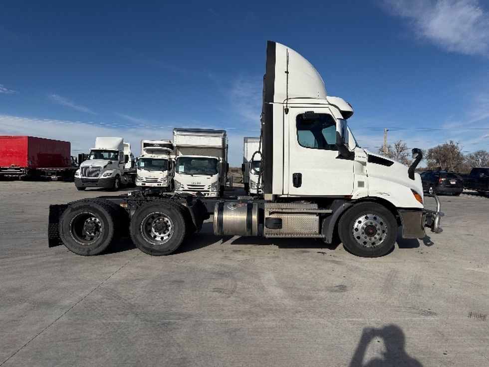 Day Cab Tractor-Heavy Duty Tractors-Freightliner-2021-T11664ST-Greeley-CO-476,833\n\t\tmiles-$ 51,000 - Image 8