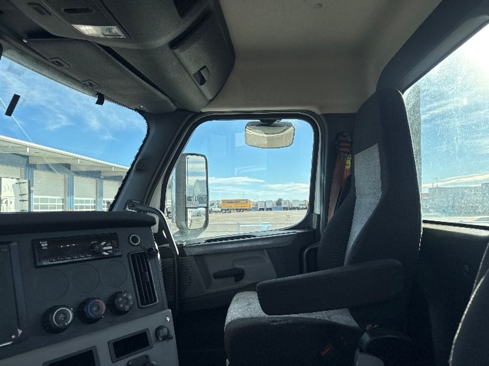 Day Cab Tractor-Heavy Duty Tractors-Freightliner-2021-T11664ST-Greeley-CO-501,716\n\t\tmiles-$ 48,250 - Image 10