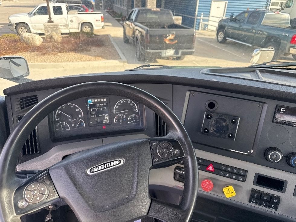 Day Cab Tractor-Heavy Duty Tractors-Freightliner-2021-T11664ST-Greeley-CO-501,716\n\t\tmiles-$ 48,250 - Image 11