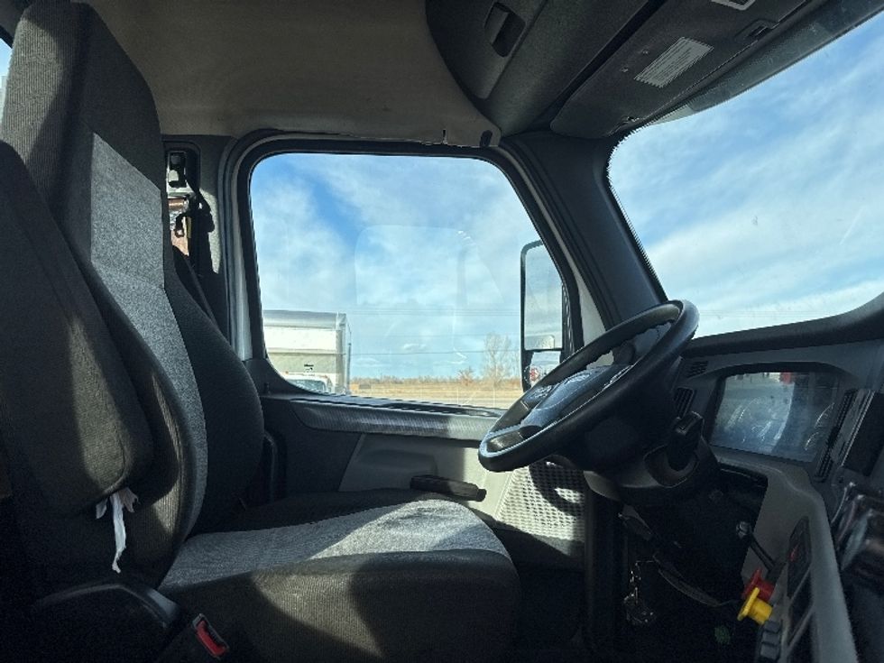 Day Cab Tractor-Heavy Duty Tractors-Freightliner-2021-T11664ST-Greeley-CO-501,716\n\t\tmiles-$ 48,250 - Image 14