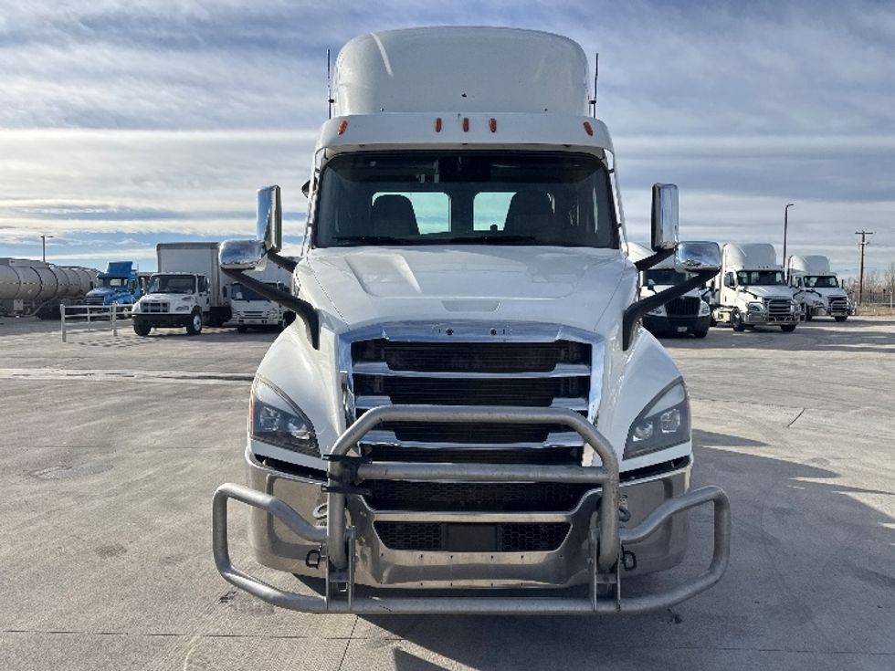 Day Cab Tractor-Heavy Duty Tractors-Freightliner-2021-T11664ST-Greeley-CO-501,716\n\t\tmiles-$ 48,250 - Image 2