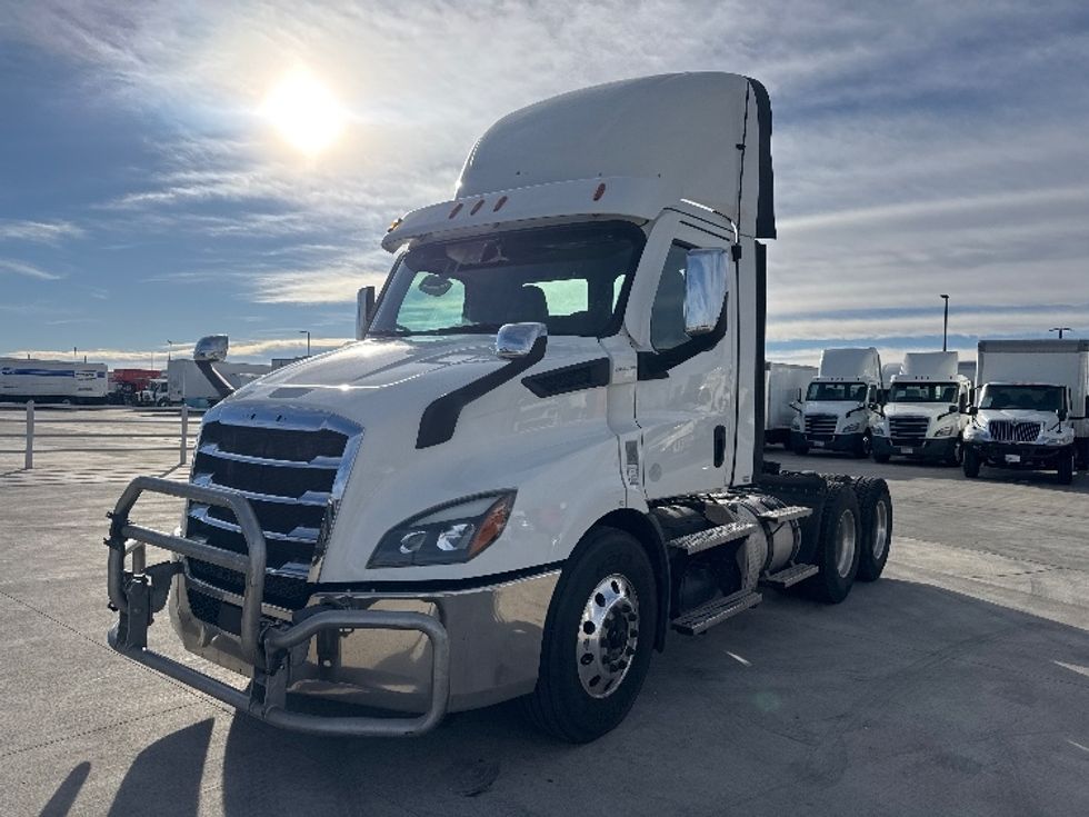 Day Cab Tractor-Heavy Duty Tractors-Freightliner-2021-T11664ST-Greeley-CO-501,716\n\t\tmiles-$ 48,250 - Image 3