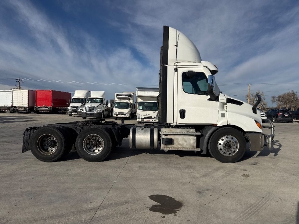 Day Cab Tractor-Heavy Duty Tractors-Freightliner-2021-T11664ST-Greeley-CO-501,716\n\t\tmiles-$ 48,250 - Image 8