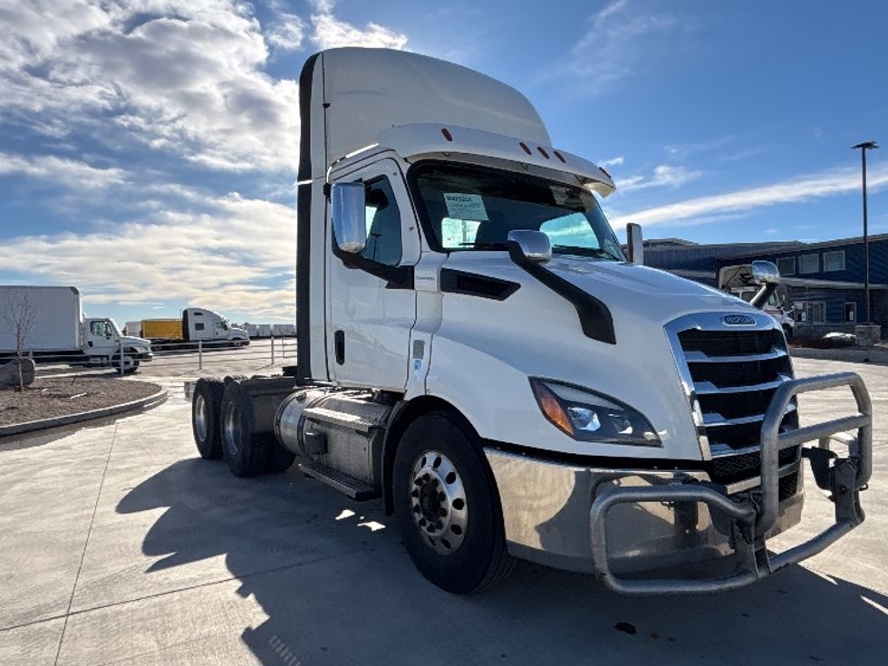 Day Cab Tractor-Heavy Duty Tractors-Freightliner-2021-T11664ST-Greeley-CO-506,124\n\t\tmiles-$ 48,000 - Image 1