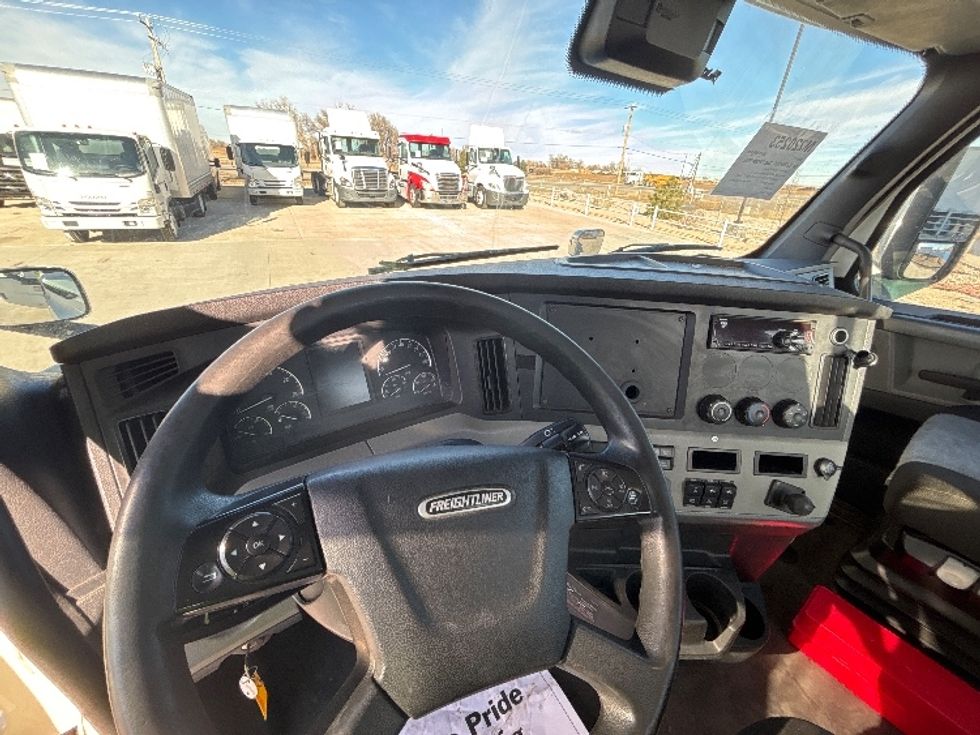 Day Cab Tractor-Heavy Duty Tractors-Freightliner-2021-T11664ST-Greeley-CO-506,124\n\t\tmiles-$ 48,000 - Image 11