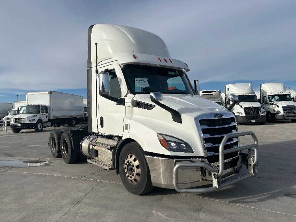 Day Cab Tractor-Heavy Duty Tractors-Freightliner-2021-T11664ST-Greeley-CO-509,278\n\t\tmiles-$ 47,750 - Image 1