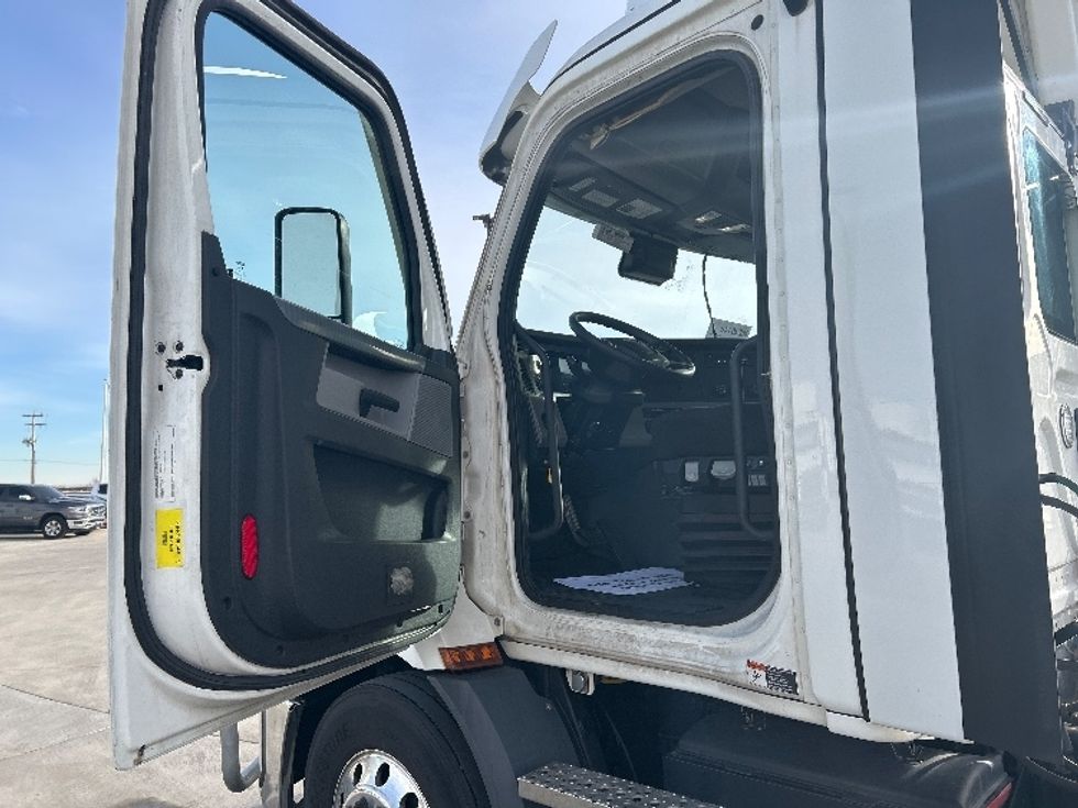 Day Cab Tractor-Heavy Duty Tractors-Freightliner-2021-T11664ST-Greeley-CO-509,278\n\t\tmiles-$ 47,750 - Image 9