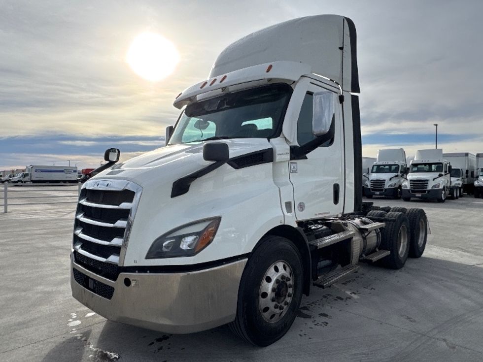 Day Cab Tractor-Heavy Duty Tractors-Freightliner-2021-T11664ST-Greeley-CO-546,292\n\t\tmiles-$ 43,750 - Image 3