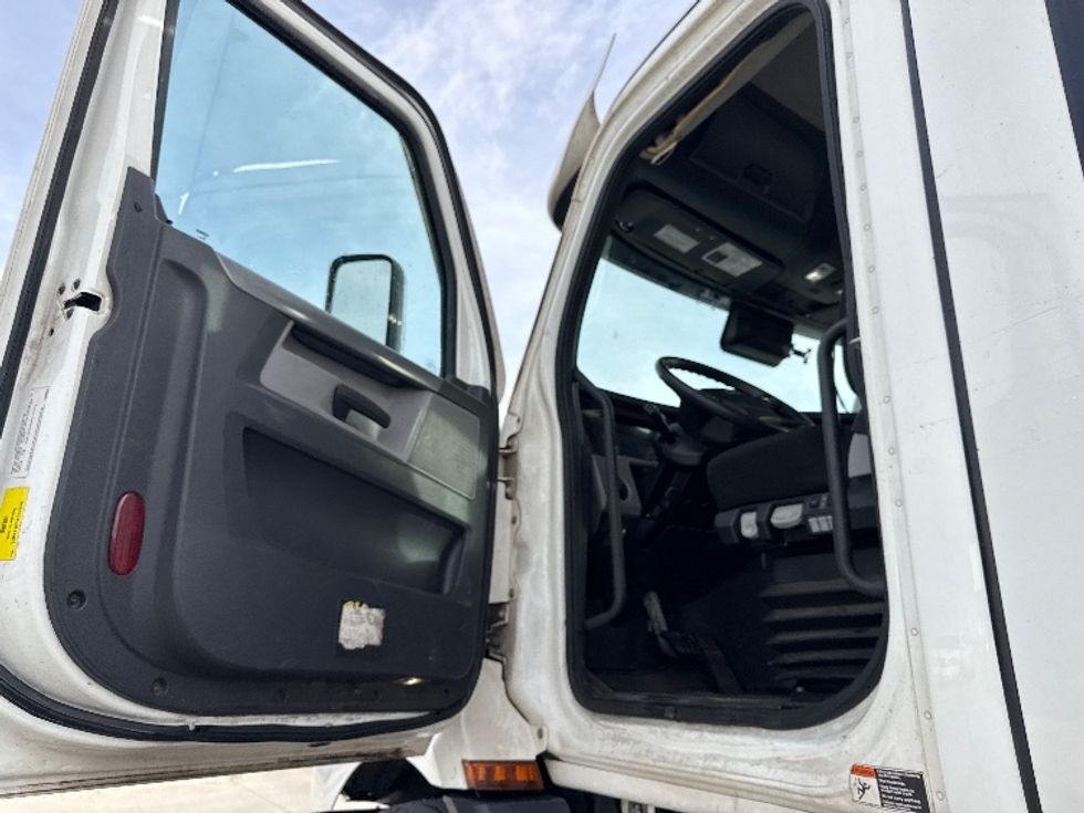 Day Cab Tractor-Heavy Duty Tractors-Freightliner-2021-T11664ST-Greeley-CO-546,292\n\t\tmiles-$ 43,750 - Image 9