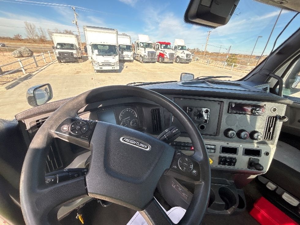Day Cab Tractor-Heavy Duty Tractors-Freightliner-2021-T11664ST-Greeley-CO-552,241\n\t\tmiles-$ 43,000 - Image 11