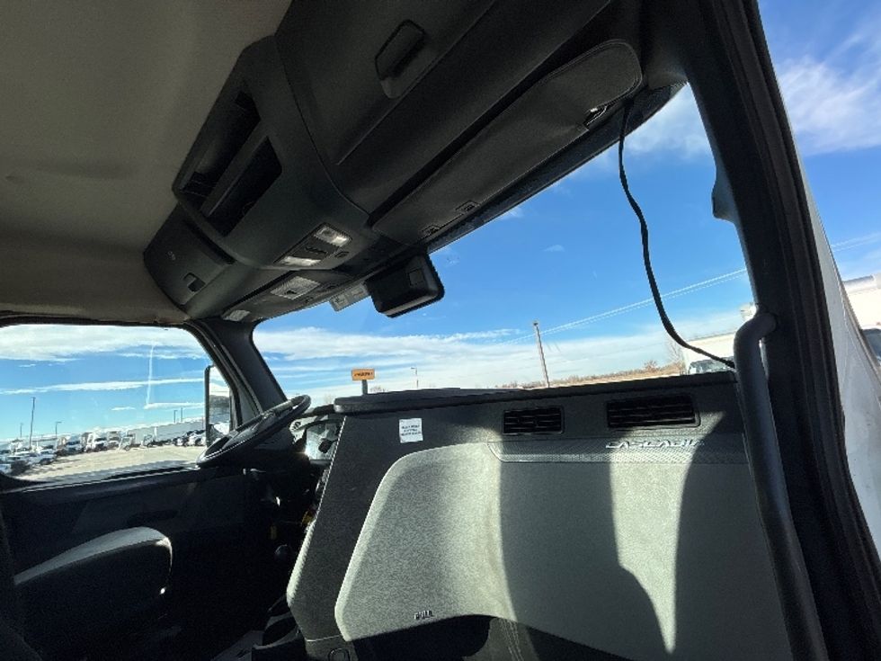 Day Cab Tractor-Heavy Duty Tractors-Freightliner-2021-T11664ST-Greeley-CO-552,241\n\t\tmiles-$ 43,000 - Image 13