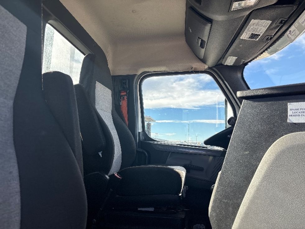 Day Cab Tractor-Heavy Duty Tractors-Freightliner-2021-T11664ST-Greeley-CO-552,241\n\t\tmiles-$ 43,000 - Image 14