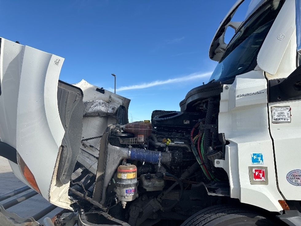 Day Cab Tractor-Heavy Duty Tractors-Freightliner-2021-T11664ST-Greeley-CO-552,241\n\t\tmiles-$ 43,000 - Image 16