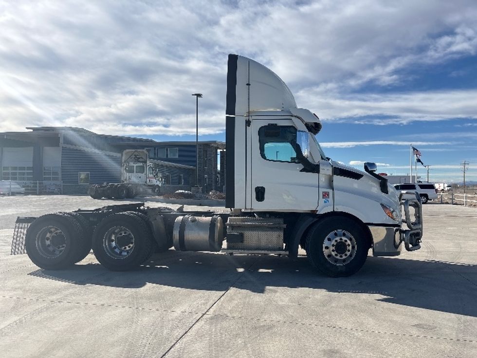 Day Cab Tractor-Heavy Duty Tractors-Freightliner-2021-T11664ST-Greeley-CO-552,241\n\t\tmiles-$ 43,000 - Image 8