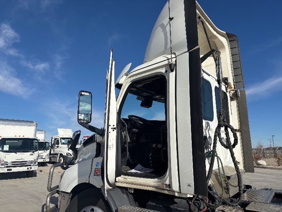 Day Cab Tractor-Heavy Duty Tractors-Freightliner-2021-T11664ST-Greeley-CO-552,241\n\t\tmiles-$ 43,000 - Image 9